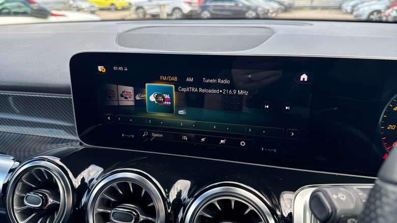 Mercedes-Benz GLB 200 AMG Line Premium 5dr 7G-Tronic Petrol Estate